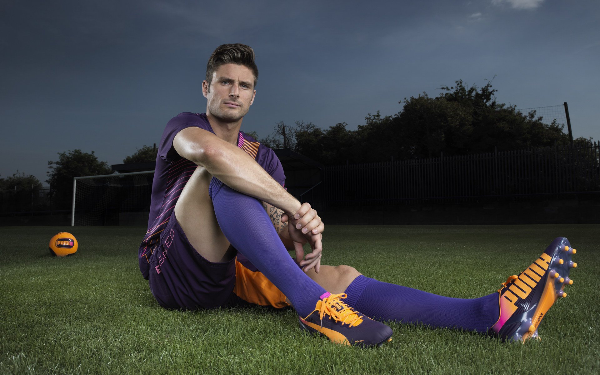 3-1!曼城狂造3神迹,哈兰德双响打崩黑马,瓜帅盛赞比肩梅罗,哈兰德 曼城球迷群